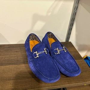 Salvatore ferragamo driver loafers in blue suede NWT/unworn pristine condition